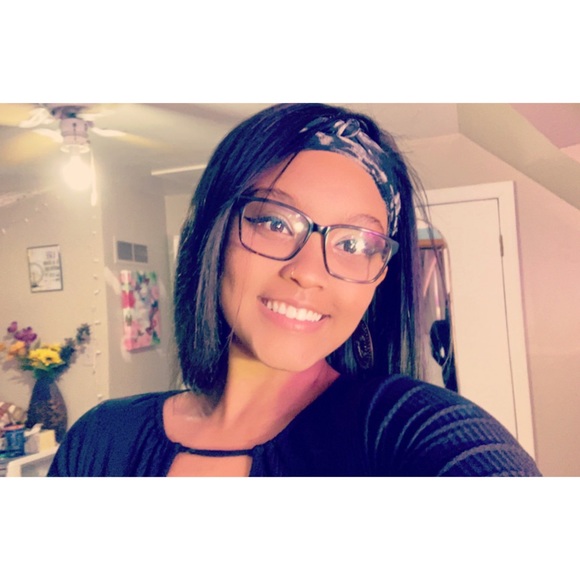 Meet your Posher, Brandi - Picture 1 of 1